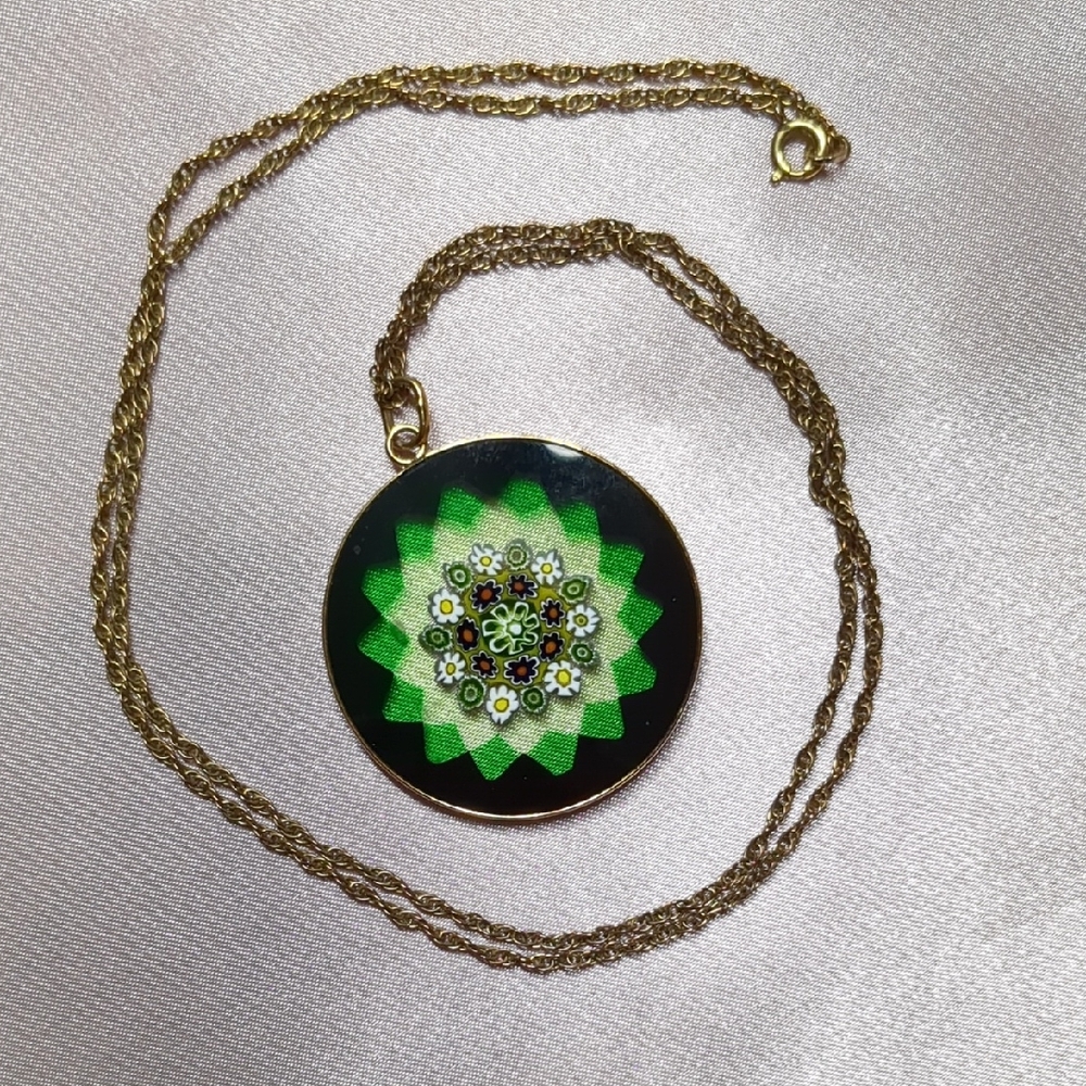 Vintage Green Floral Pendant Necklace
